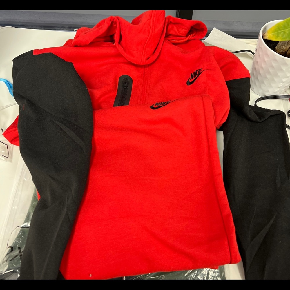 Nike Sweatsuits NEW
